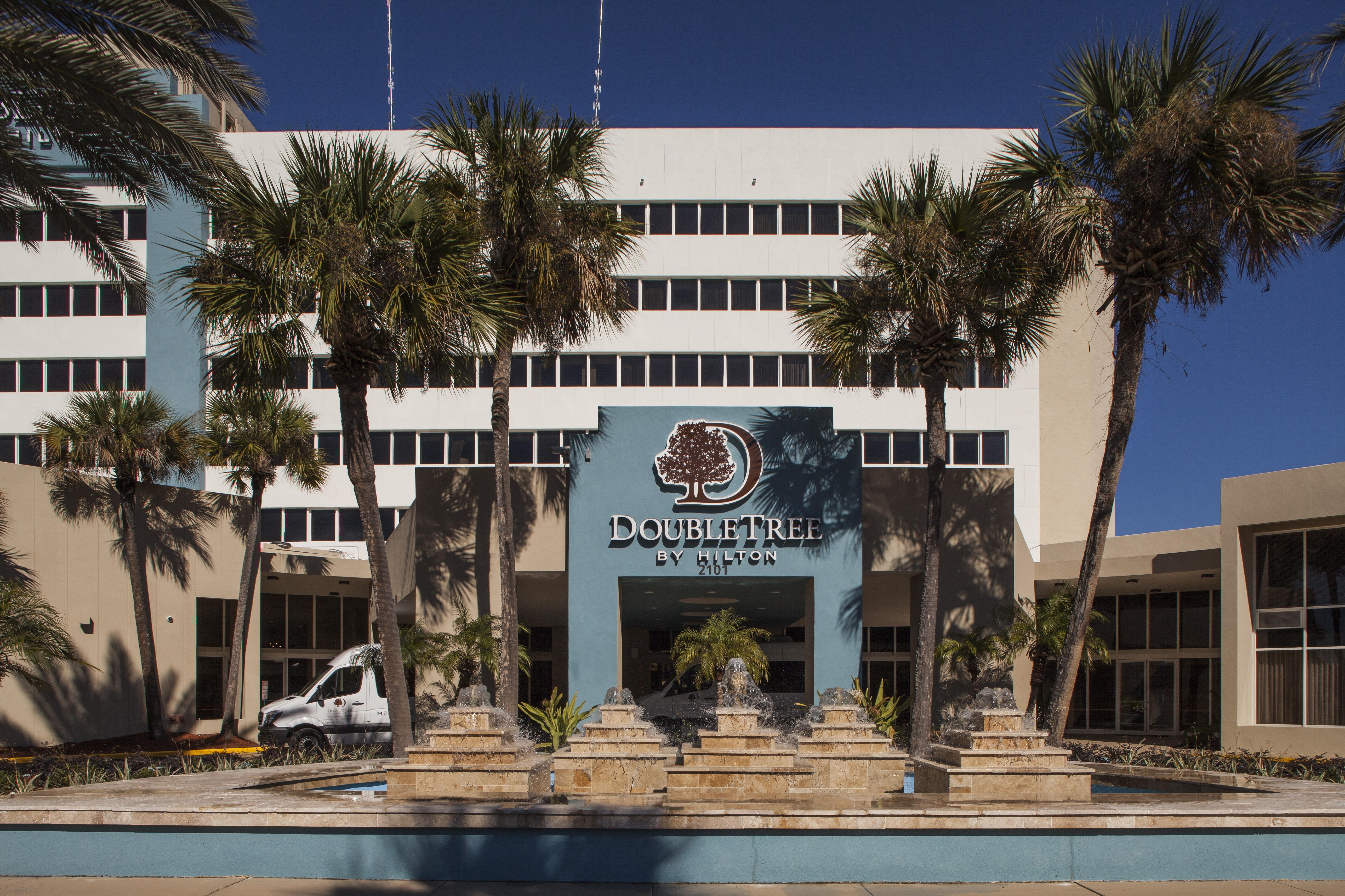 Doubletree By Hilton Hotel Jacksonville Airport Екстериор снимка