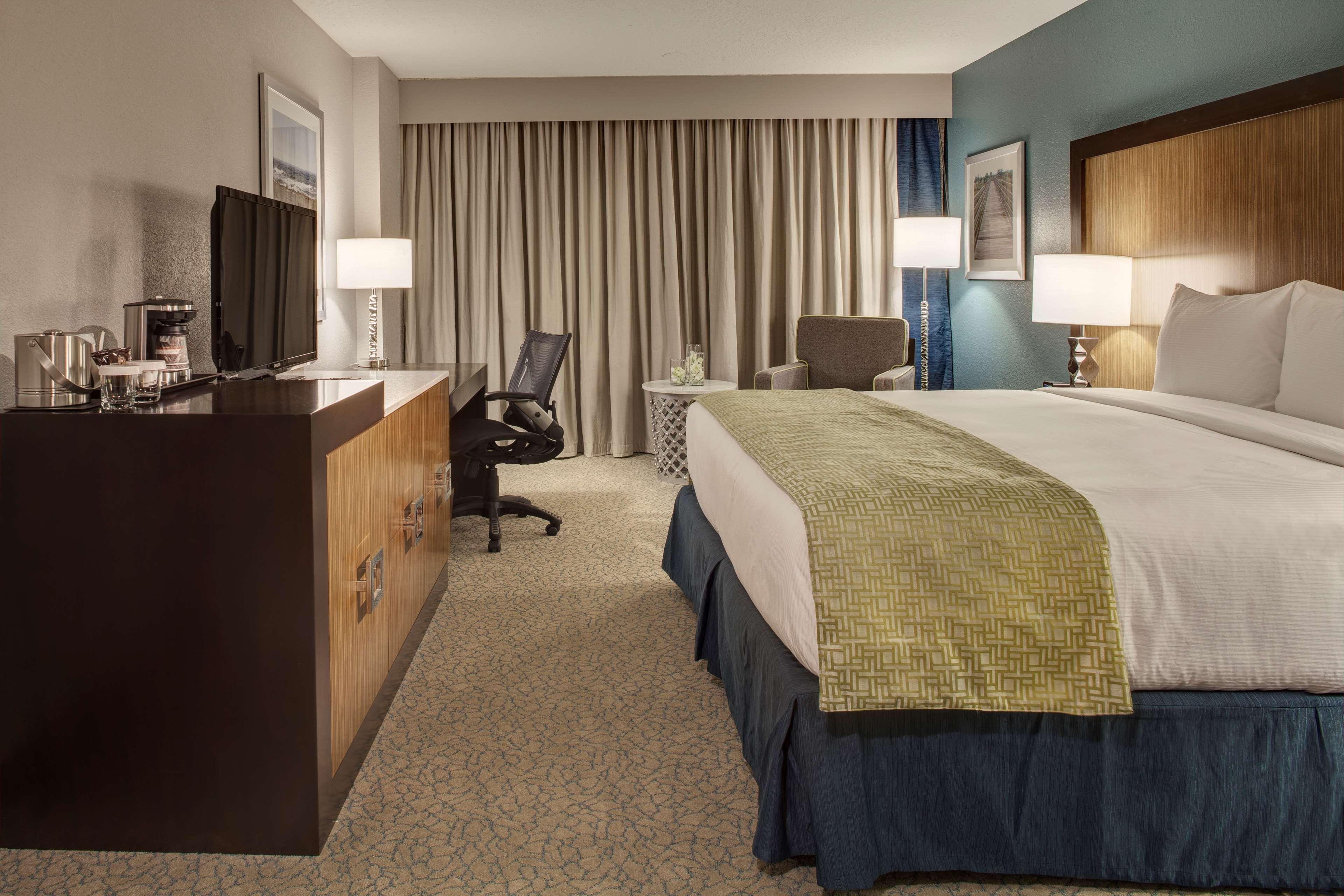 Doubletree By Hilton Hotel Jacksonville Airport Екстериор снимка