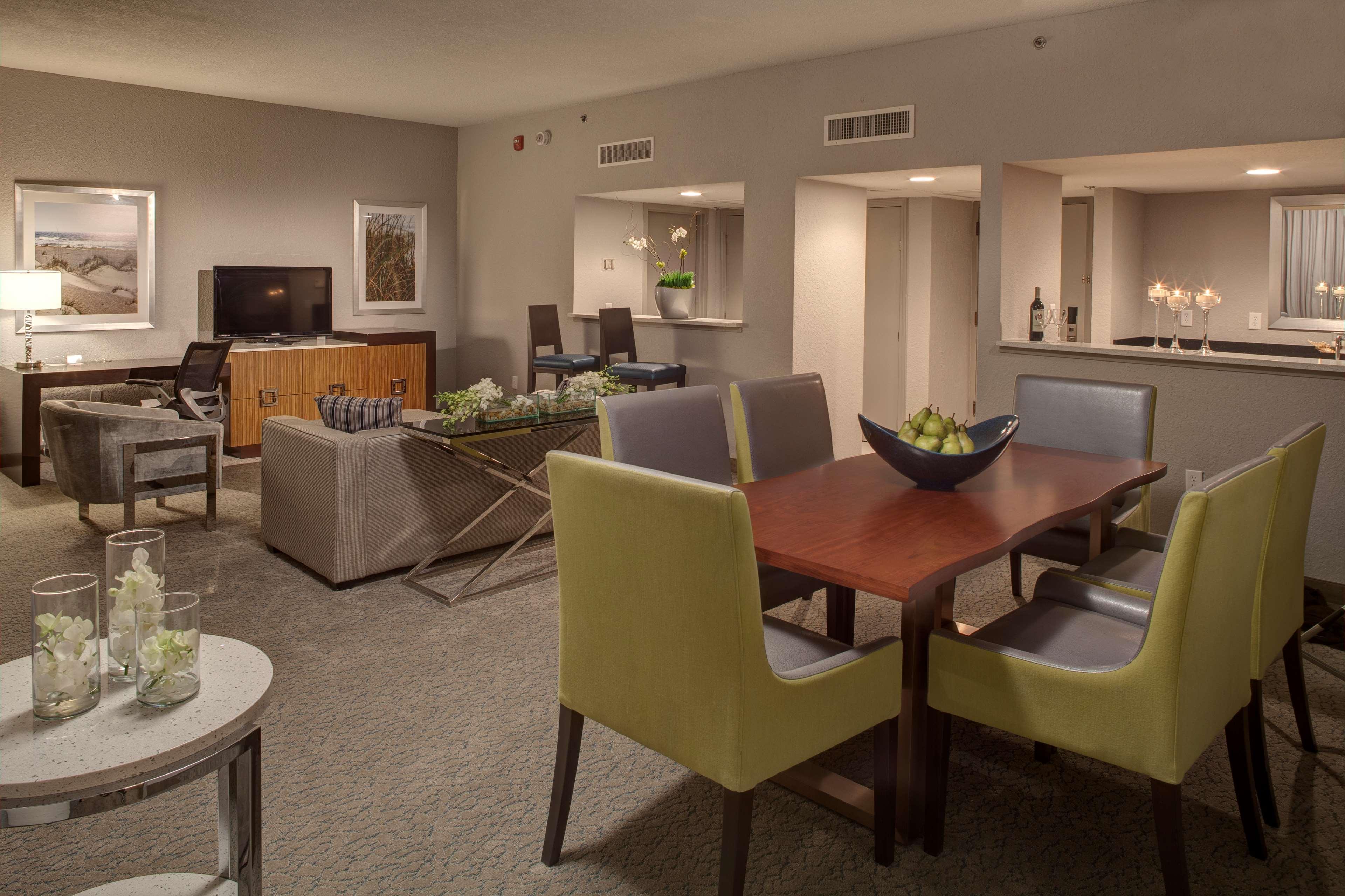 Doubletree By Hilton Hotel Jacksonville Airport Екстериор снимка