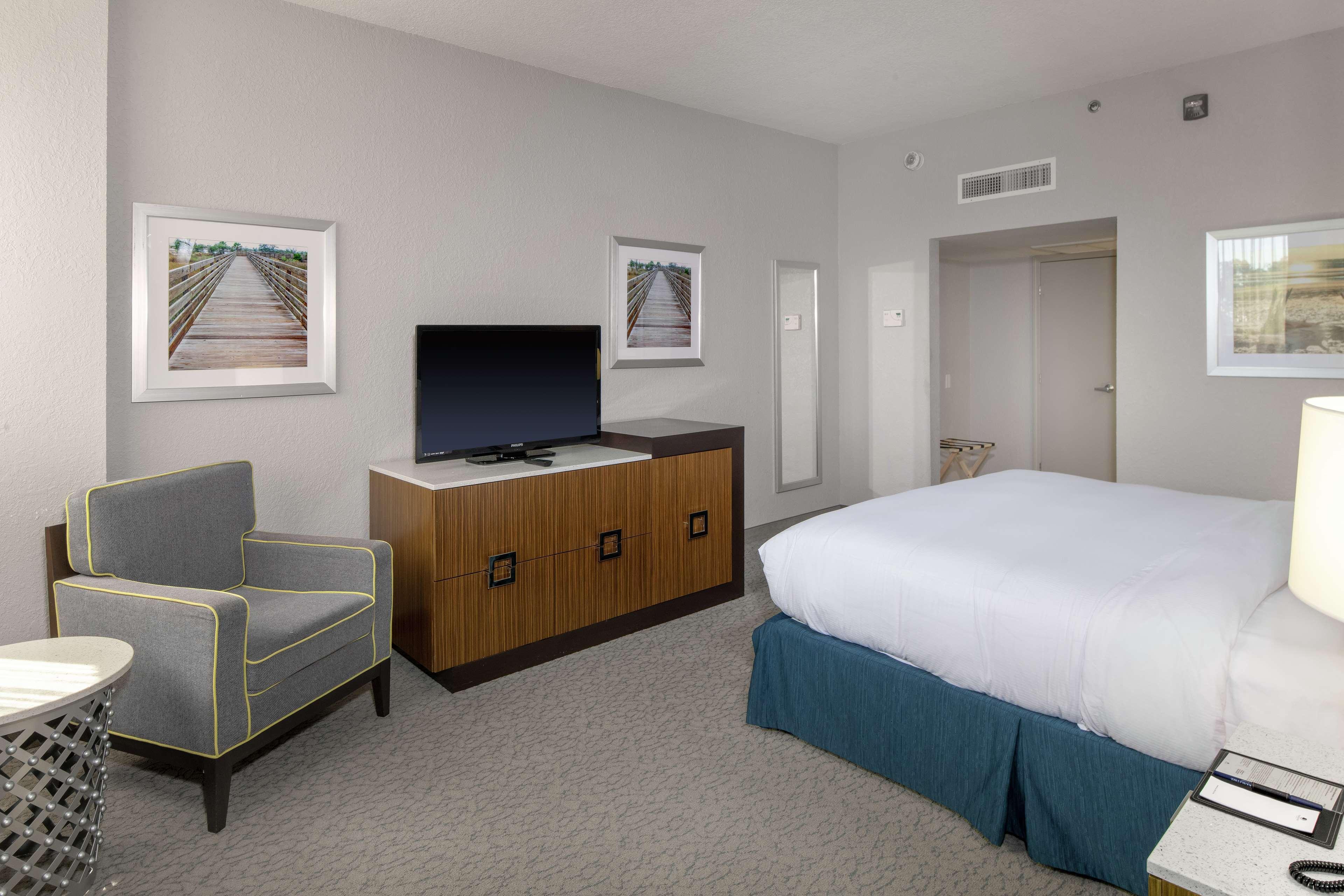 Doubletree By Hilton Hotel Jacksonville Airport Екстериор снимка