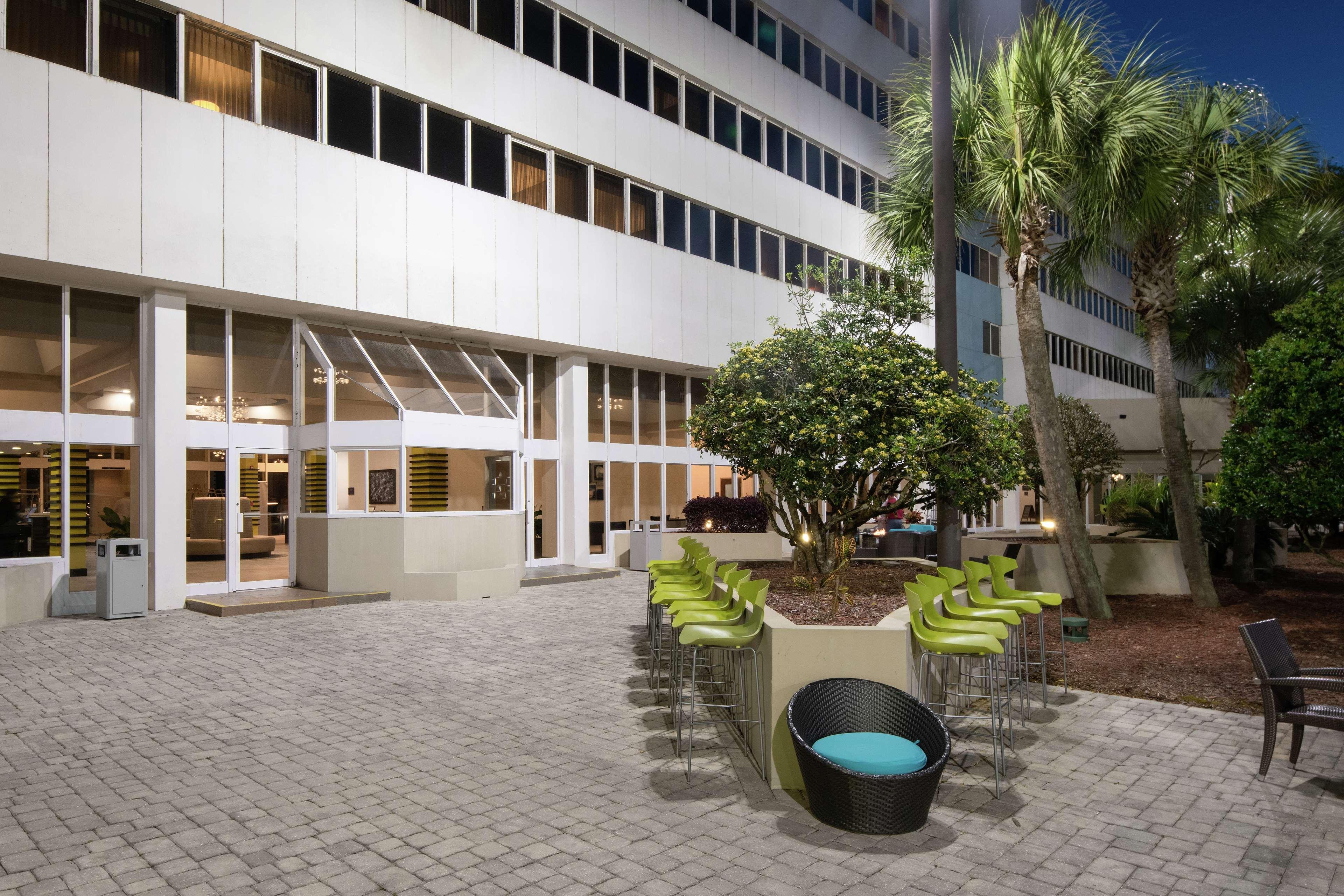 Doubletree By Hilton Hotel Jacksonville Airport Екстериор снимка