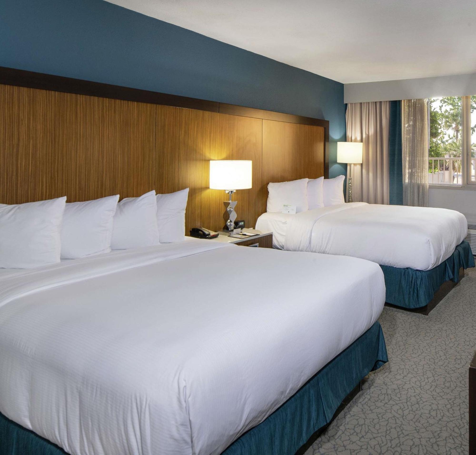 Doubletree By Hilton Hotel Jacksonville Airport Екстериор снимка