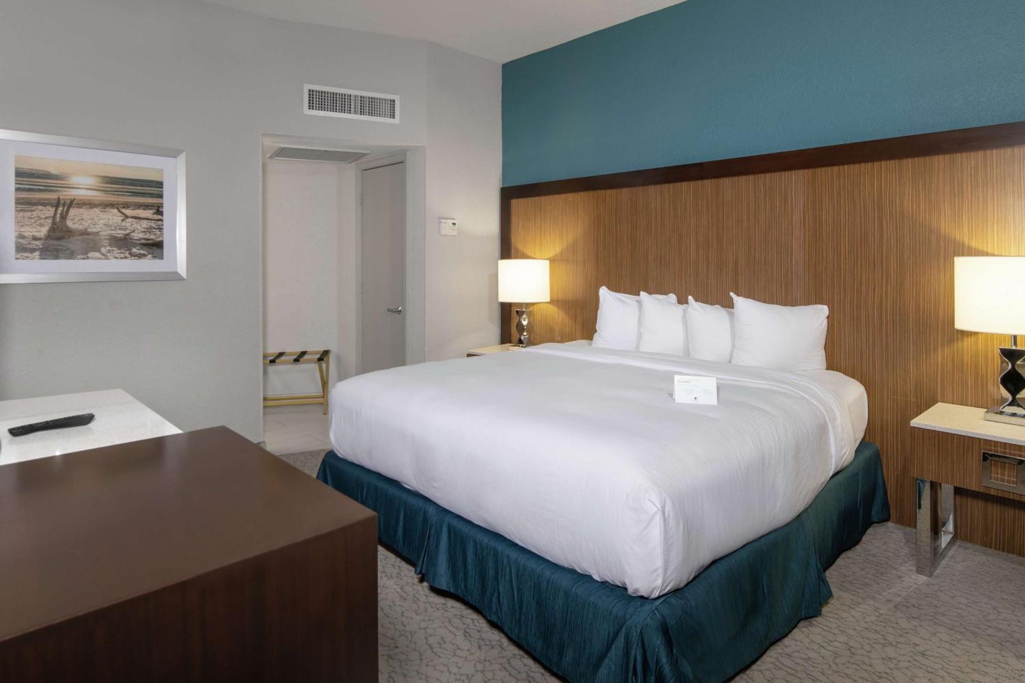 Doubletree By Hilton Hotel Jacksonville Airport Екстериор снимка